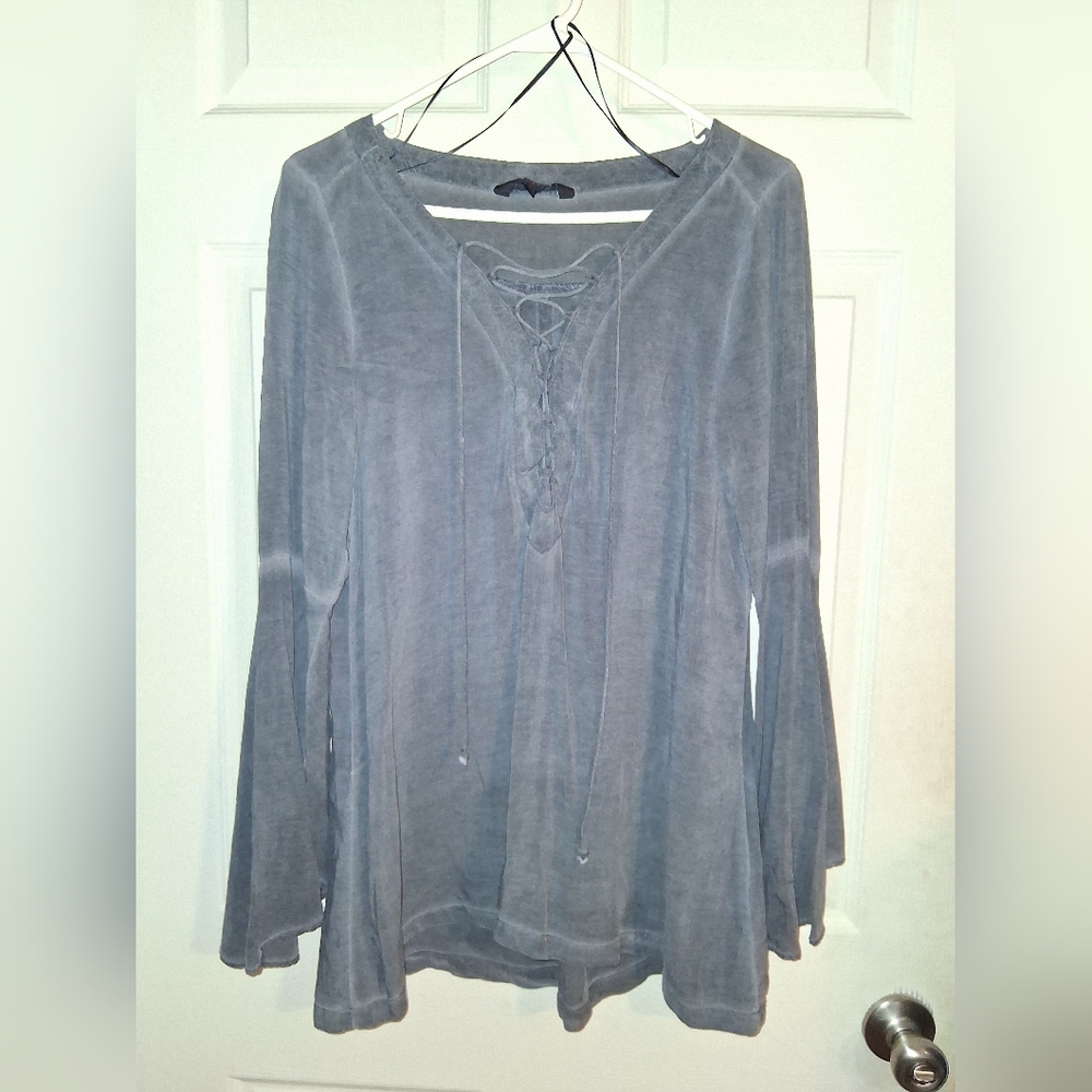 Rock & Republic Lace-Up Long Flare Sleeve Tunic in Gray